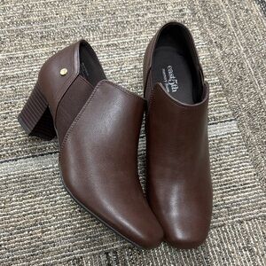 East 5th Women's Chocolate Brown Heeled Boots